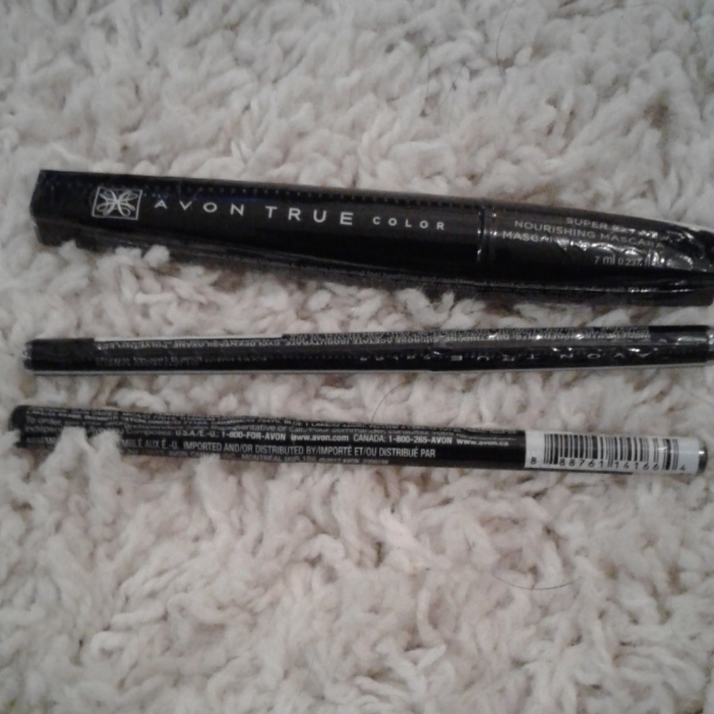 Avon True Color Eye and Lip Bundle